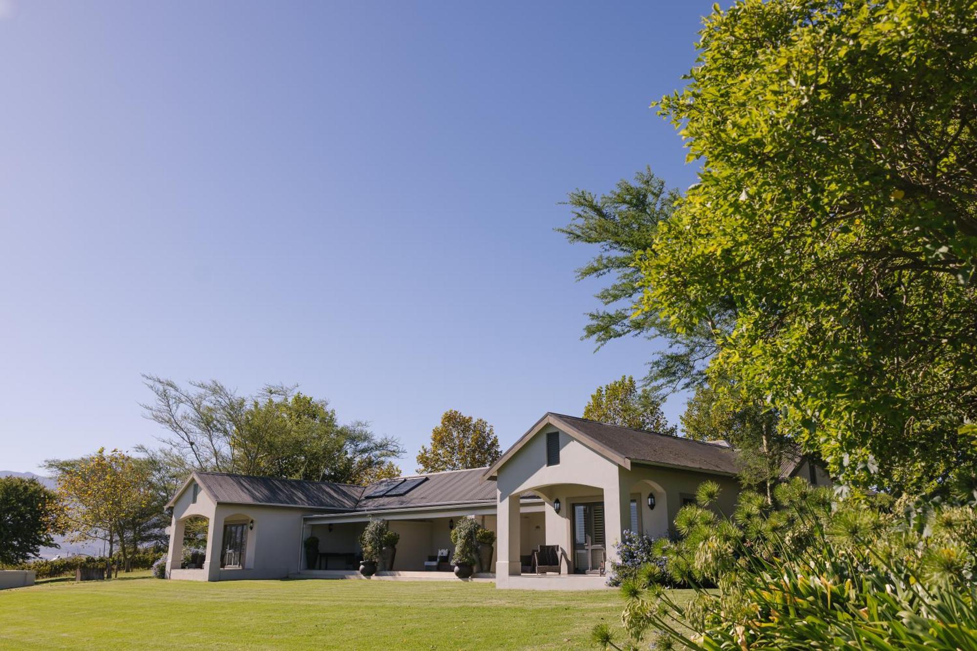 Under Oaks Guesthouse 파를 외부 사진