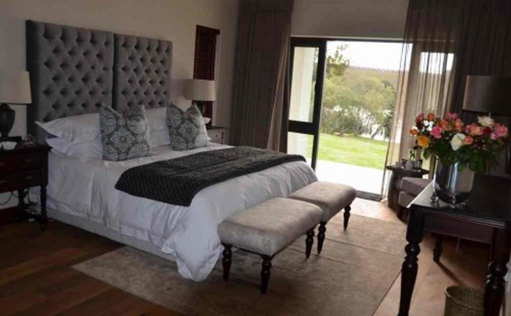 Under Oaks Guesthouse 파를 객실 사진